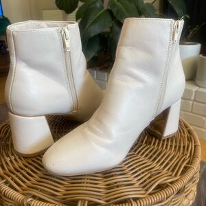 XOXO Women's Kahana Fashion Boot